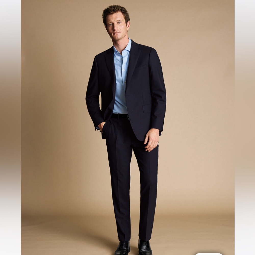 CHARLES TYRWHITT Super 120’s Ultimate Performance Suit Dark Navy Size 42 L $549